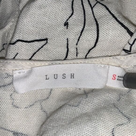 Lush Linen. Lend V-Neck Floral Lightweight Romper Size S - Picture 12 of 13